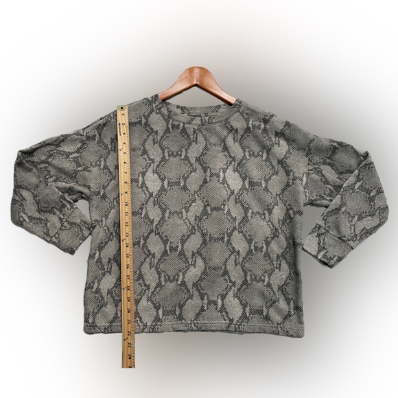 Banana Republic Snakeskin Print Long Sleeves Sweatshirt Size:M Gray - Picture 3 of 5